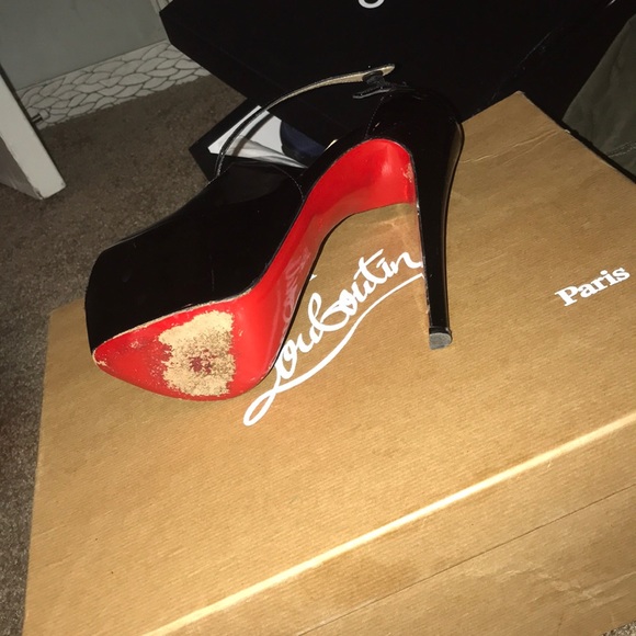 Christian Louboutin size 38. - Picture 3 of 4